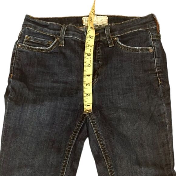 Free People Distressed Denim Jeans Size 26 - Picture 4 of 10